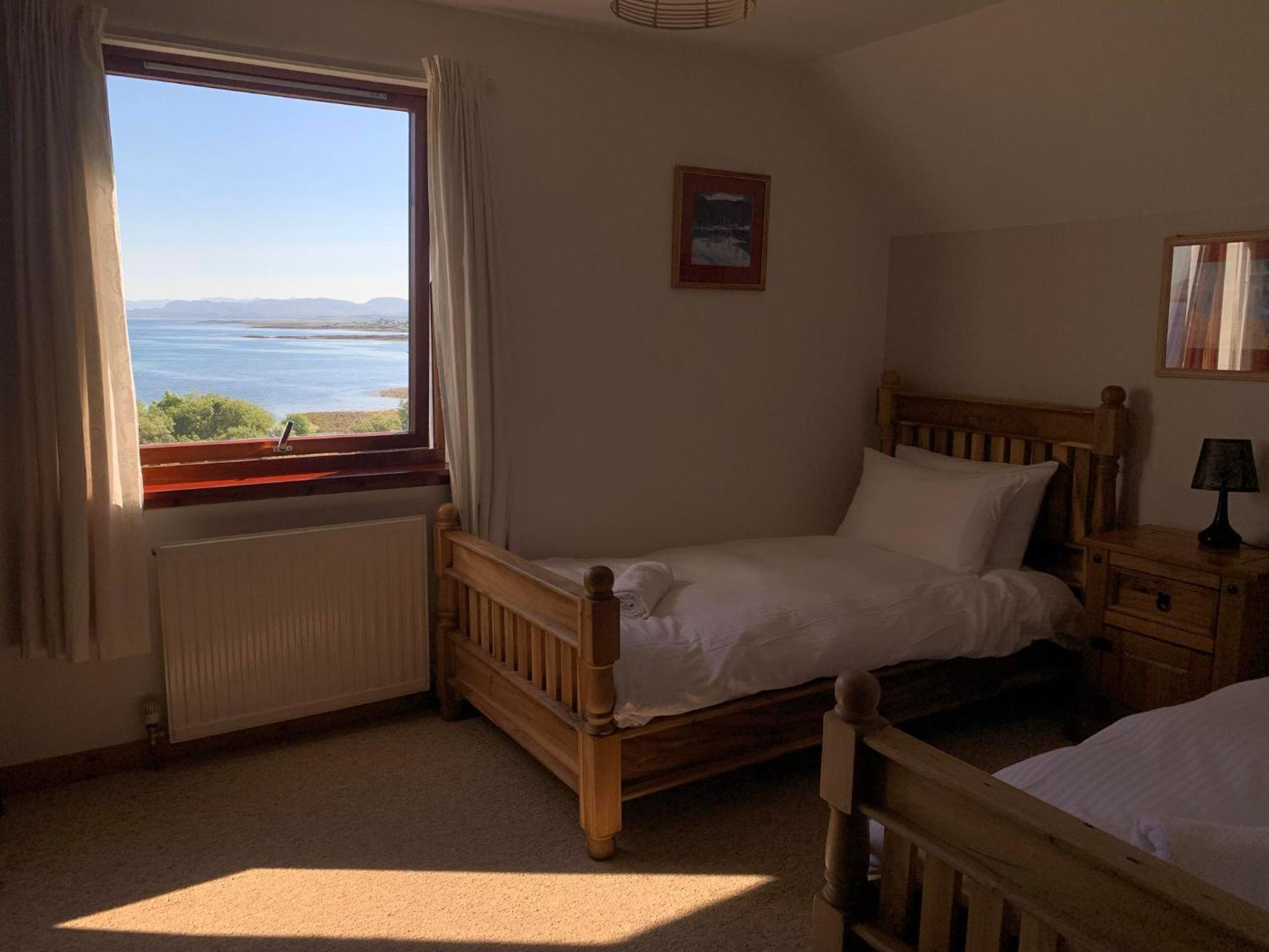 Skye Basecamp Hostel, Broadford Bay, Isle Of Skye Exterior foto